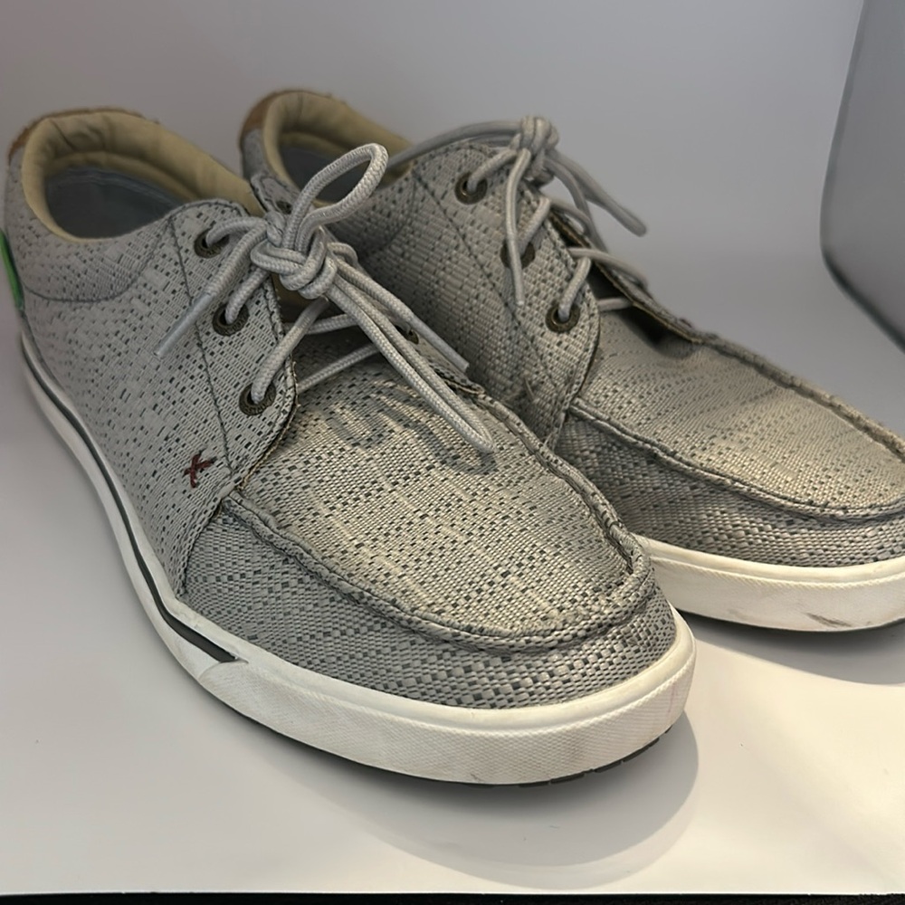Women’s twisted X size 10 gray shoes